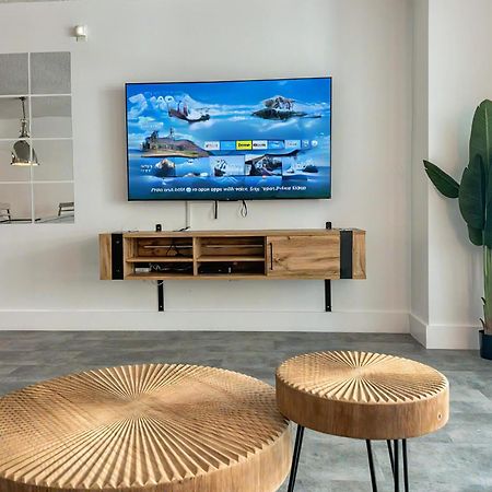 Elegant Centric Vibrant Pool Jacuzzi Free Parking Apartment Miami Exterior photo