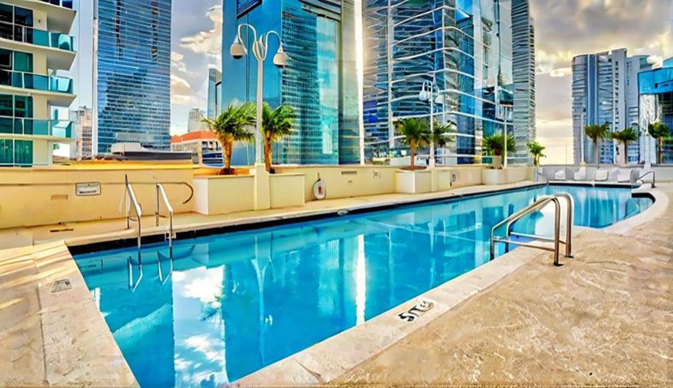 Elegant Centric Vibrant Pool Jacuzzi Free Parking Apartment Miami Exterior photo