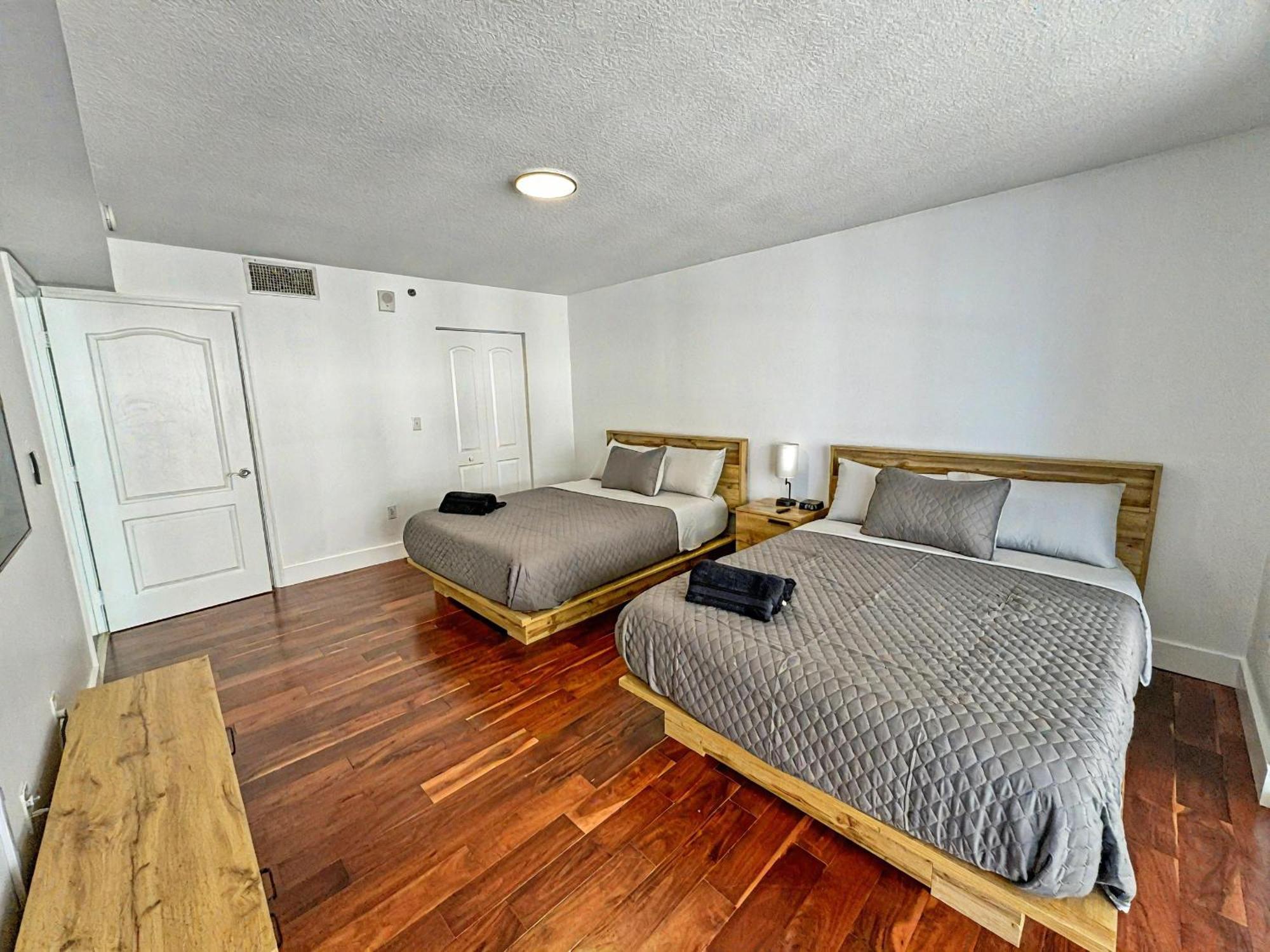 Elegant Centric Vibrant Pool Jacuzzi Free Parking Apartment Miami Exterior photo