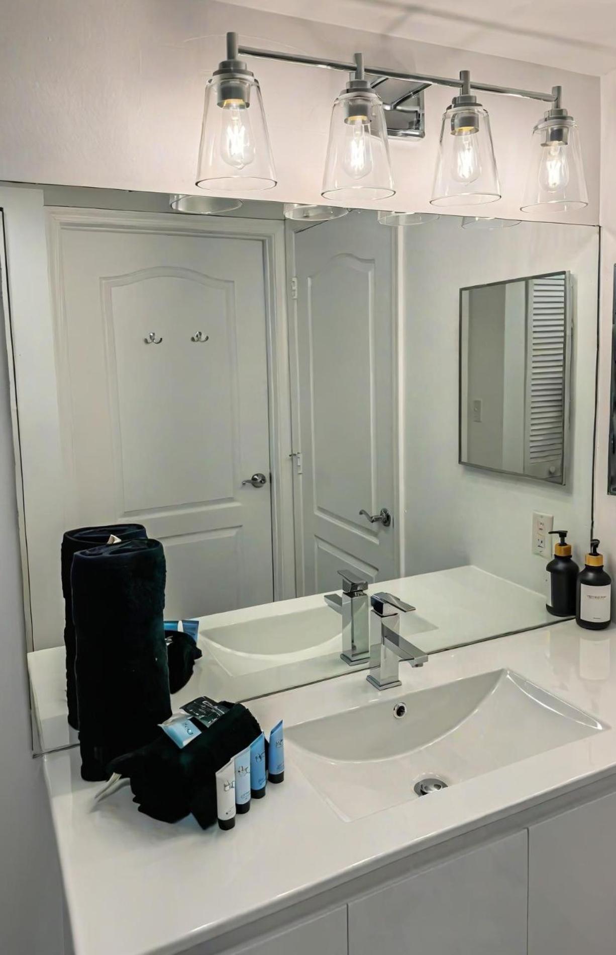 Elegant Centric Vibrant Pool Jacuzzi Free Parking Apartment Miami Exterior photo